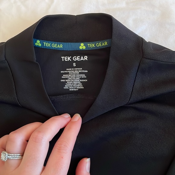 Men’s Tek Gear Long Sleeve Mock Neck - Picture 2 of 2